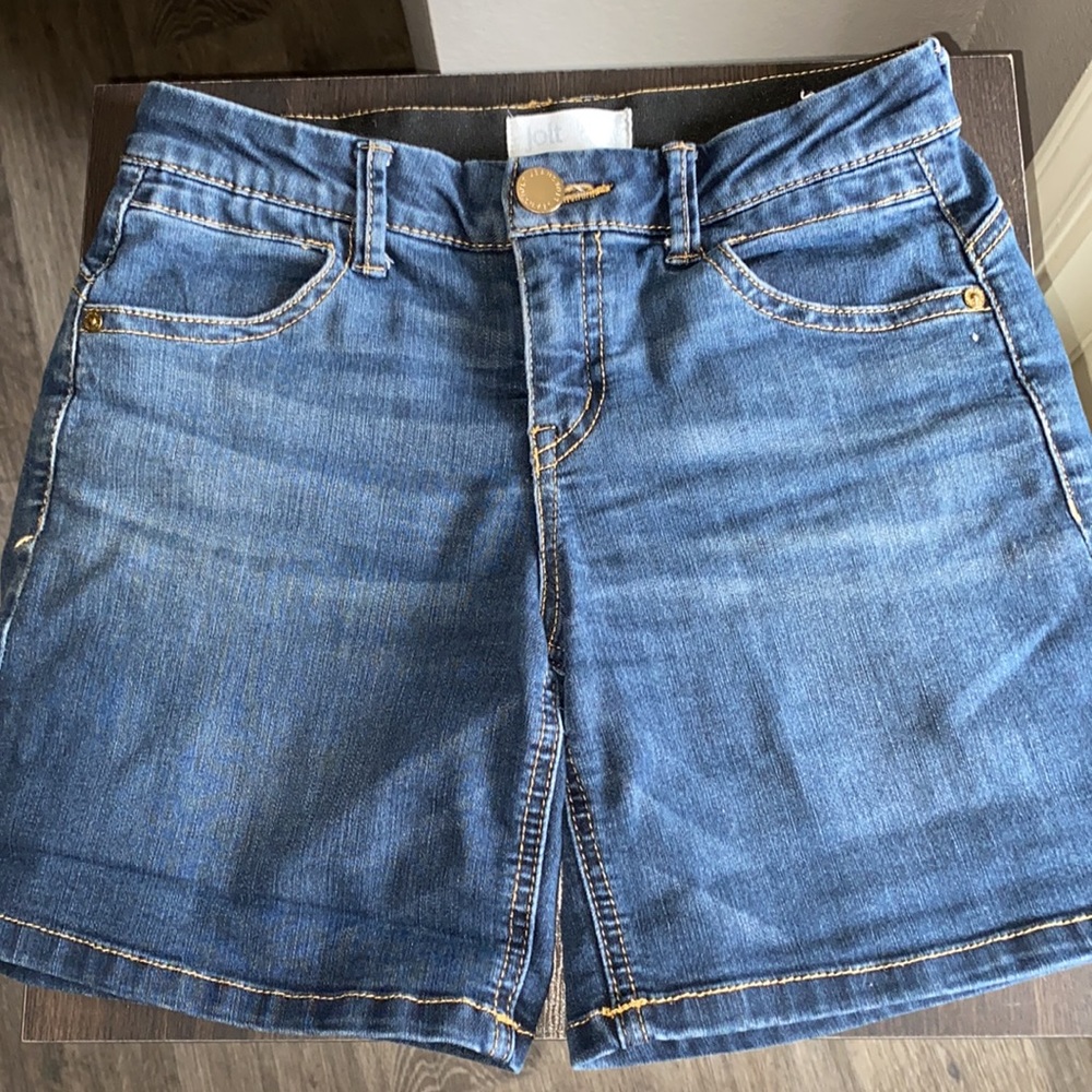 JOLT Jean Shorts. Sz 1/25.  Very stretchy. Great condition.